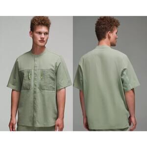 Lululemon Water Repellent Hiking Short Sleeve Shirt LRLG Men's Size Medium NWT